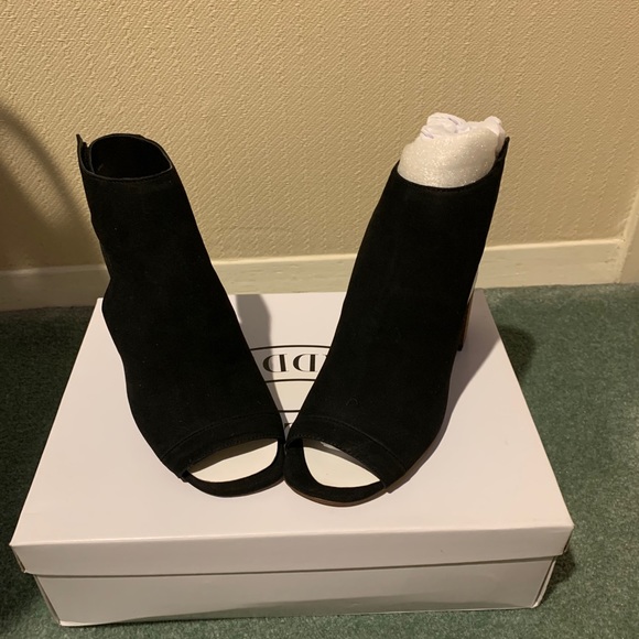 Steve Madden Hitched open toe booties - Picture 1 of 8